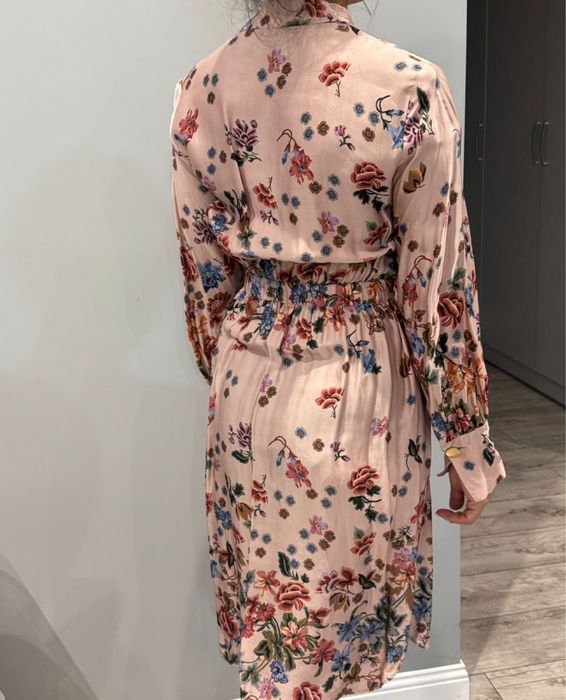 Продам платье р36 Massimo Dutti в идеальном состоянии