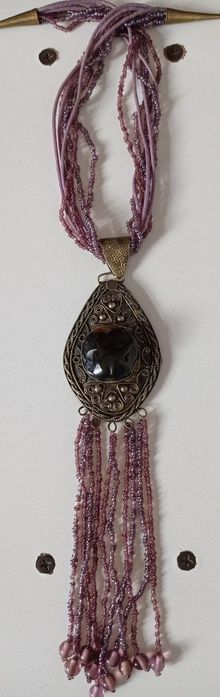 Продам      Бусы