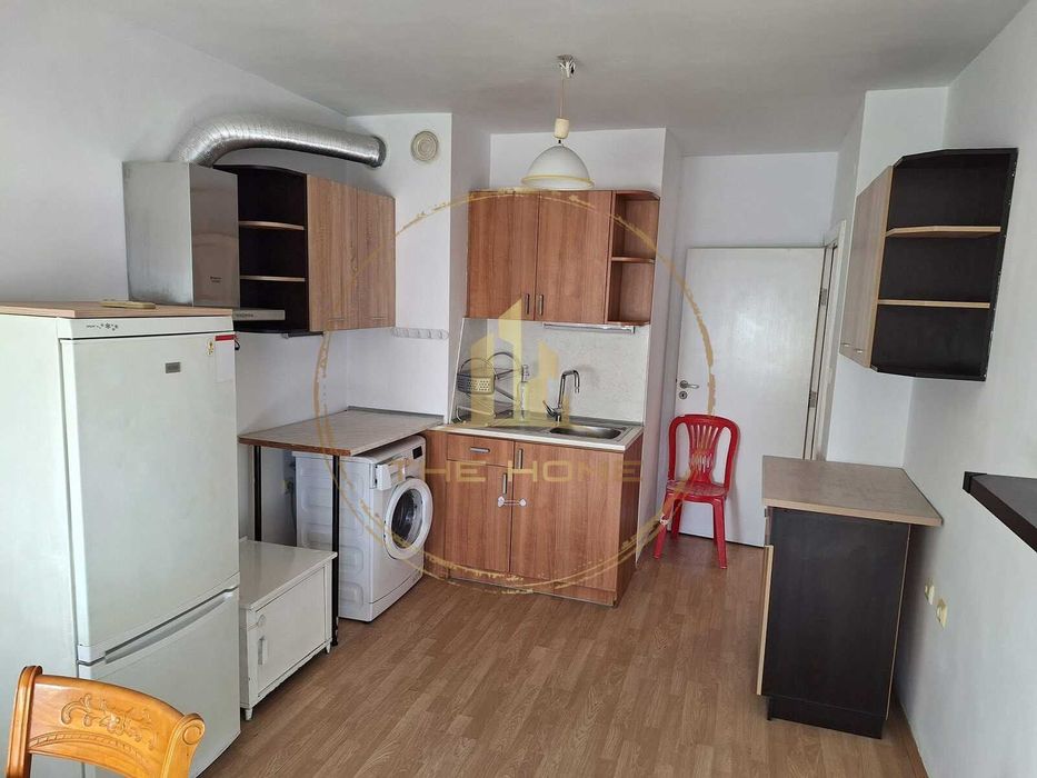 Дава се под наем Двустаен апартамент в Варна, Възраждане 3 - 50 кв.м за 300 € - Снимка #2