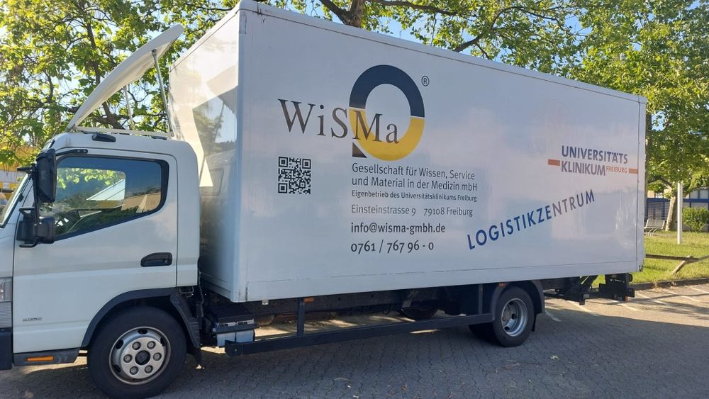 Mitsubishi FUSO CANTER cu lift