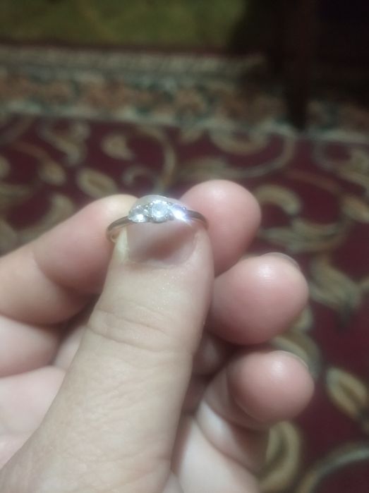 Продаётся золотое,российское  кольцо 585 проба,1,3млн.сум..