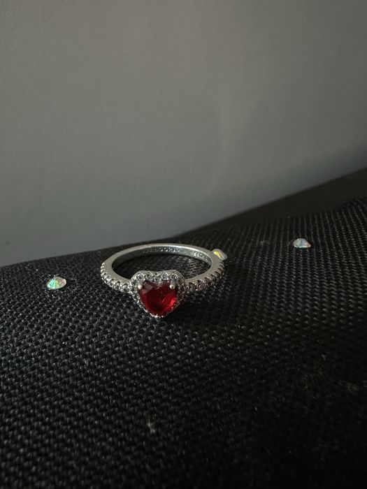 Серебрянное кольцо Pandora