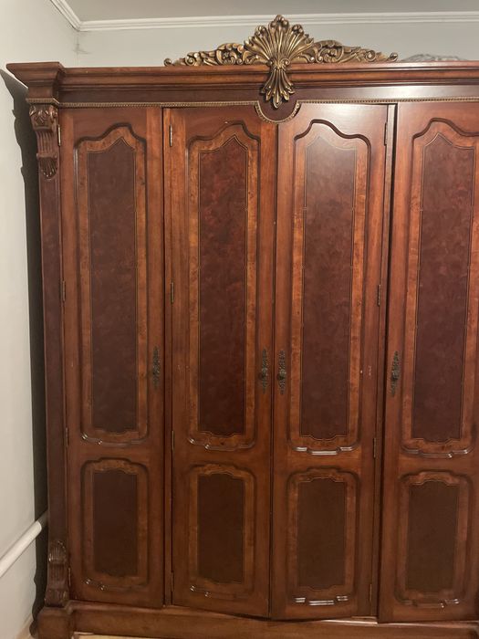 Продам шкаф деревянный