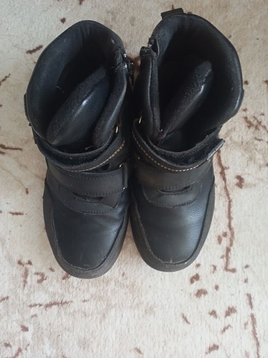 Продам детские кожаные ботинки