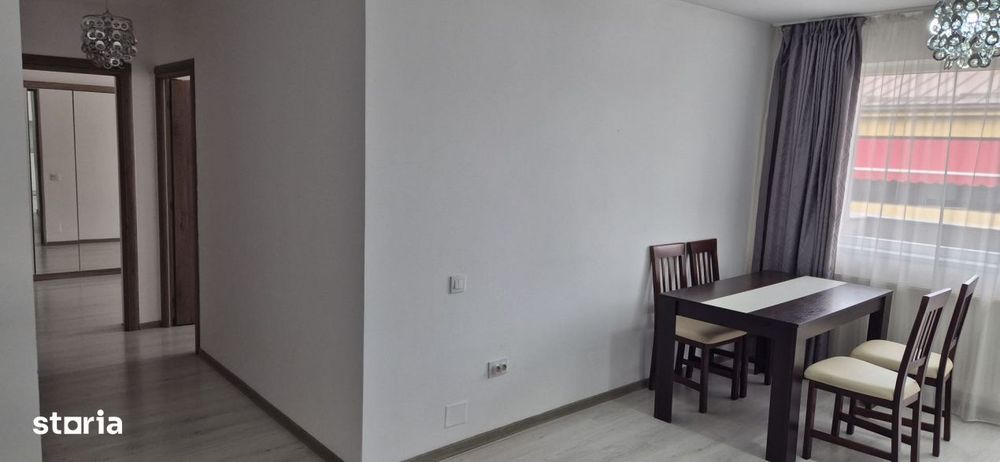 Apartament cu doua dormitoare, parcare proprie, mobilat si utliat