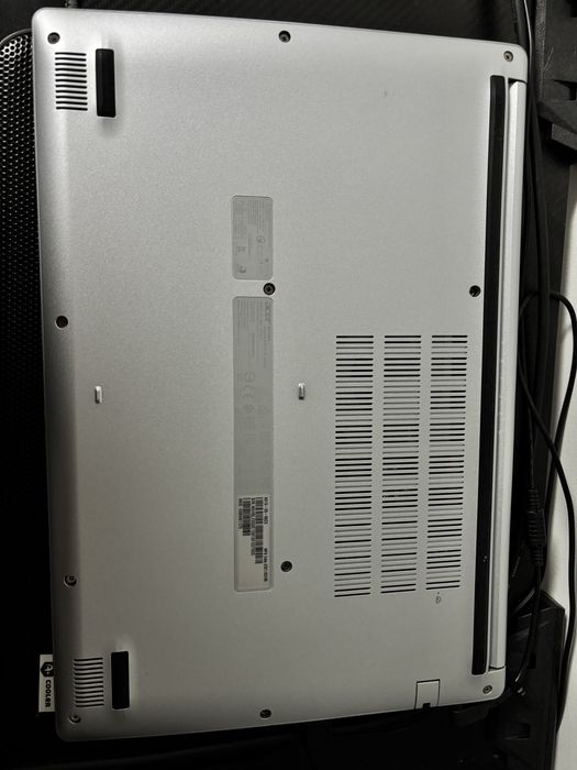 Vând laptop acer arch aspire 5