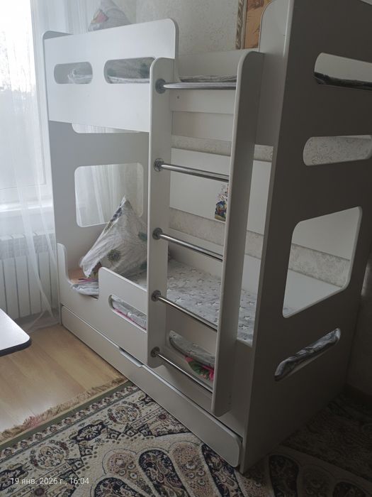 Двухуровневой кровать ( детский)