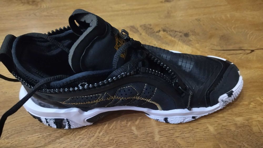 Джордан маратонки номер 40