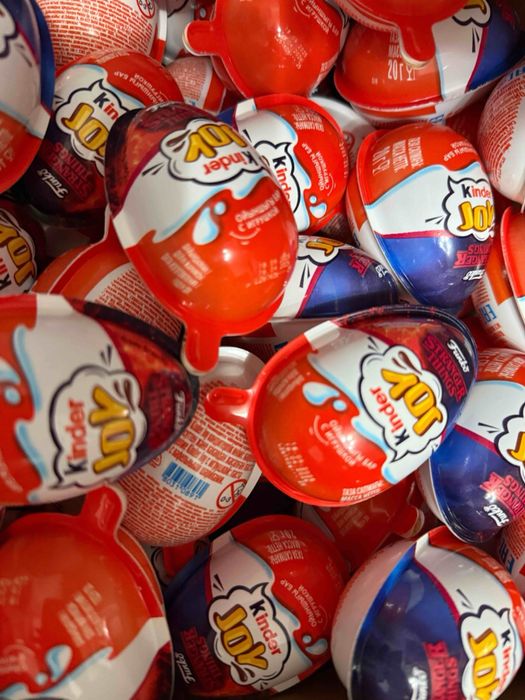 Киндер джой очень странные дела