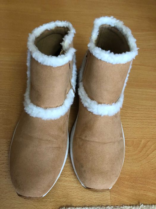 Ghete piele intoarsa captusite