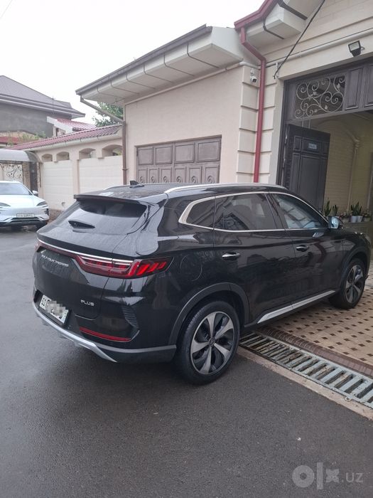 BYD Song plus flagship 2022yil kraskalari toptoza 68000km halol yurgan