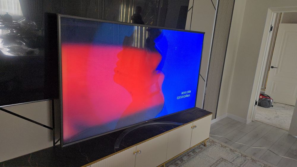 Продам большой телевизор Самсунг смарт тв 75д