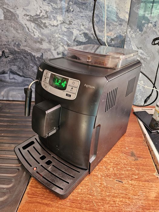 Автоматична кафемашина Saeco Intelia HD8751/11