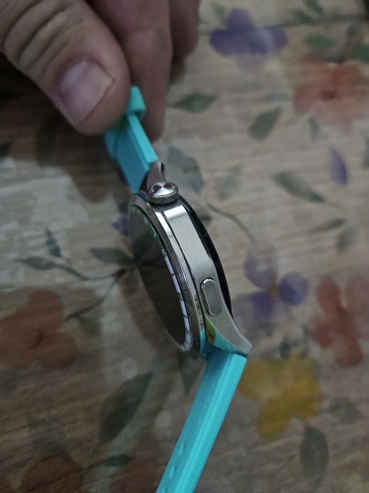 Часовник Huawei GT4