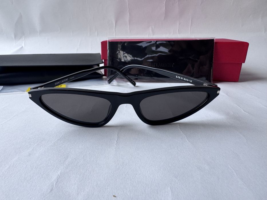 Ochelari de soare Yves Saint Laurent Cat-Eye SL703 55-19 145, Noi