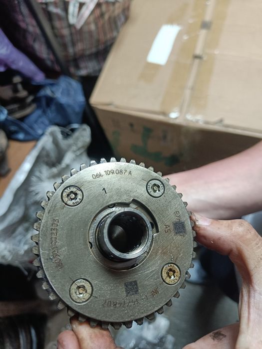 Распредвал, головка ГБЦ Superb gen3. 2.0
