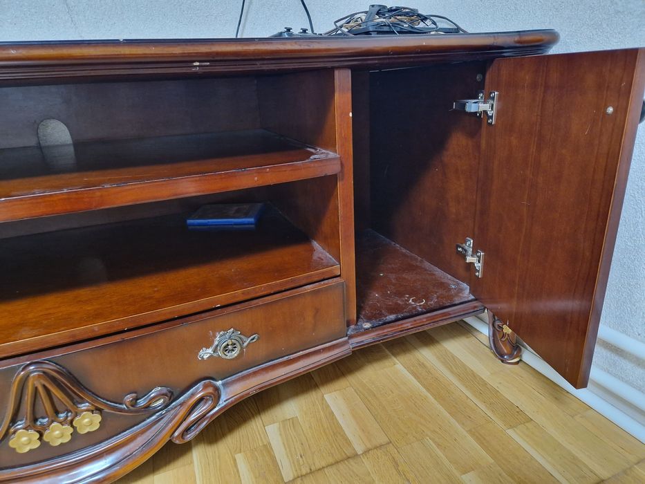 Тумба под телевизор