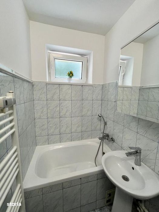 Apartament 2 camere, zona centrala, etaj 2, Radauti