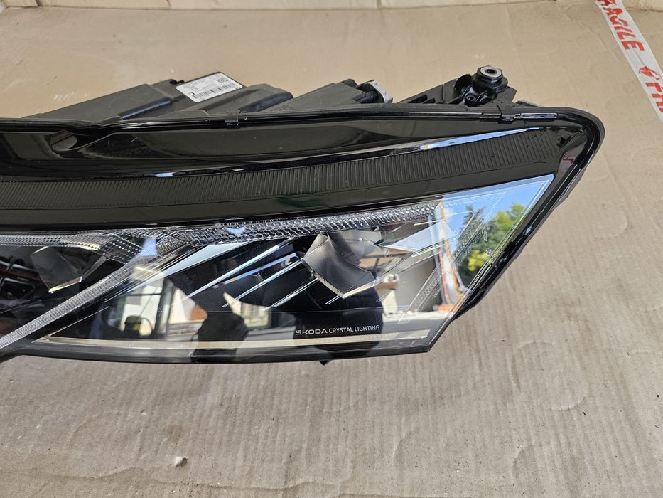 Far stanga in stare perfectă skoda octavia 4 ful led
