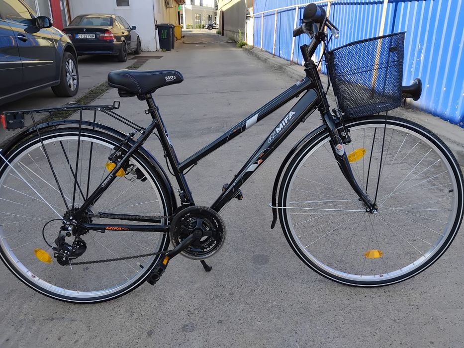 Vând bicicleta din aluminiu pentru damă
