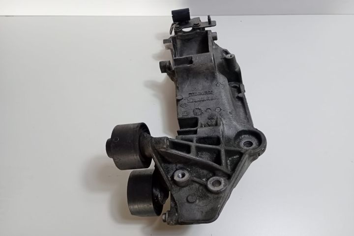 Suport alternator suport accesorii 17103585R Nissan Primastar prima g