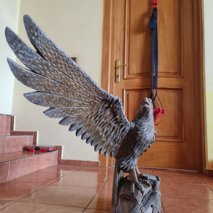 Statueta Vultur cu trei puișori.