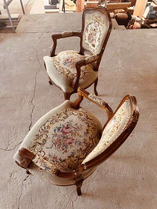 Чифт шведски кресла Louis XV – масивно дърво и оригинален гоблен