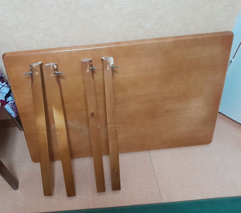 Стол с 3 стульями