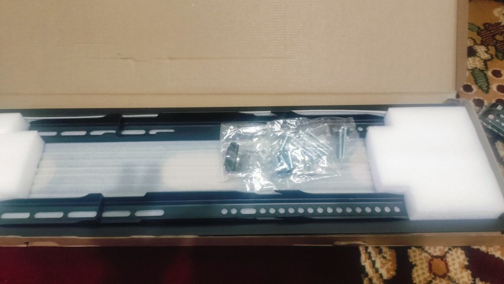 Продам кронштейн для телевизора новы упаковке