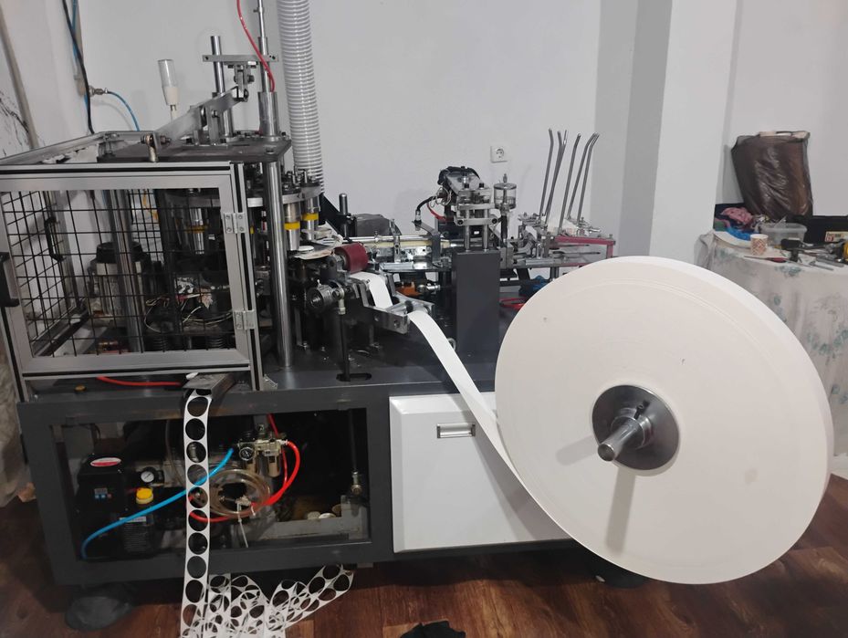 Машина за картонени чаши 2021г 7оз