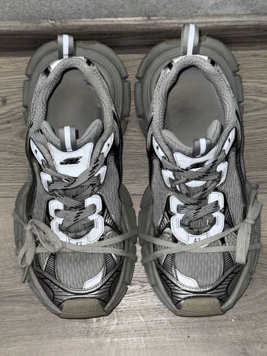 Balenciaga 3XL.