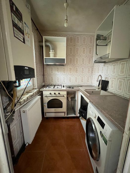 Apartament cu 3 camere , Craiovita Noua- zona George Enescu