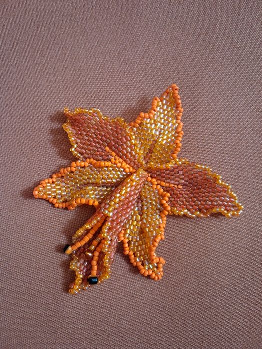 Украшения из бисера