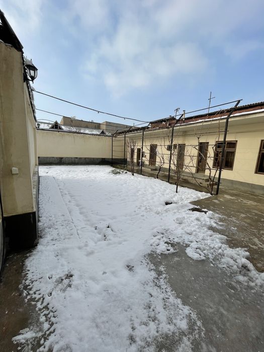 Срочно сотилади 5 соту Охунбобоевда ер нархида