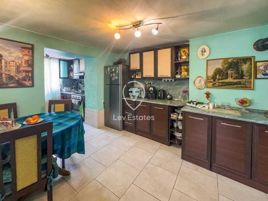 Продава се Къща в Бургас, Сарафово - 120 кв.м за 917 €/кв.м - Снимка #2