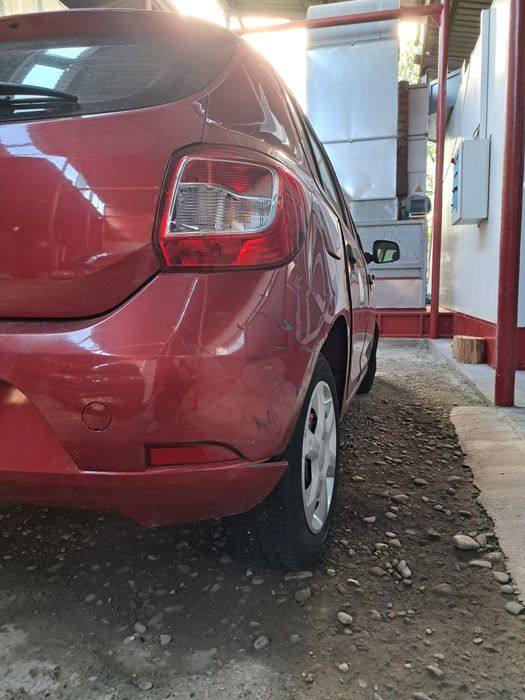 Dacia Sandero 1.2 Benzină, 2016, 17.000 km REALI – avariată, ideală pentru reparație sau dezmembrări