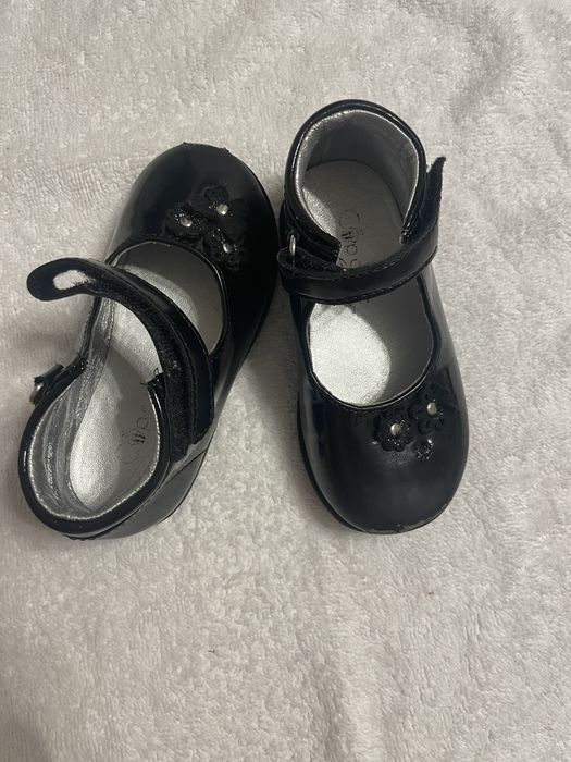 Sandale marimea 22/23, papuci si pantofi marimea 22