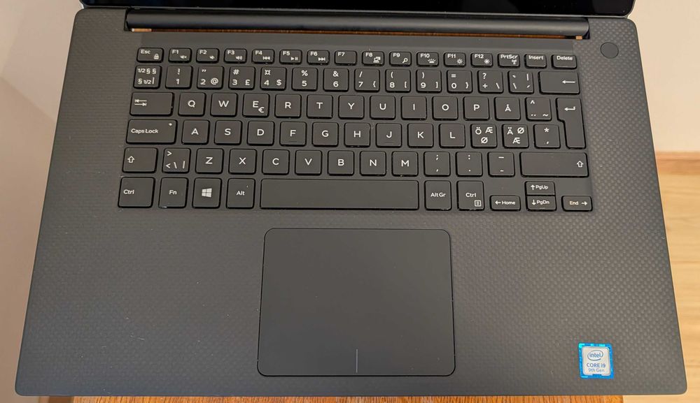 Dell XPS 15 7590 | Intel i9-9980HK | 32GB RAM | 1TB SSD | 4K OLED