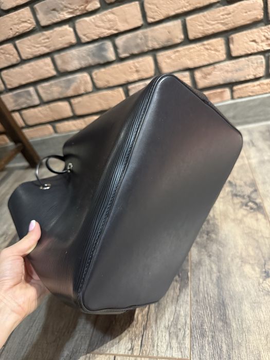 Продам сумку LV оригинал