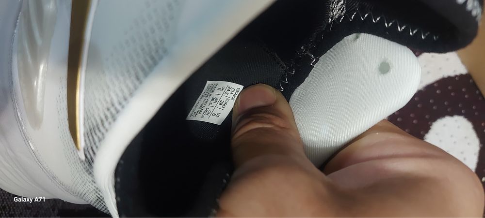 Кроссовки ASICS