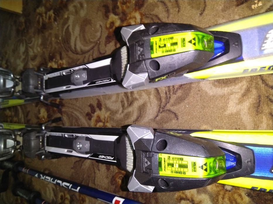 Екипировка за ски. Ски обувки, каски и Ски