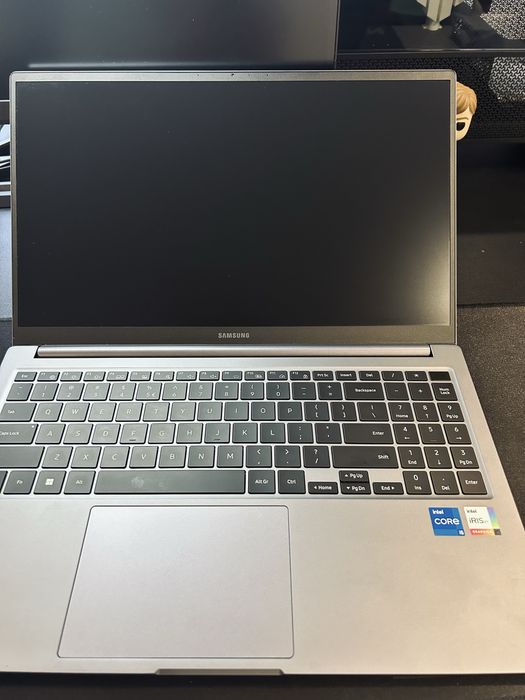 Samsung Galaxy Book 4 15.6" FHD | i5-1335U | 16GB RAM | 512GB SSD cu usb-c pd