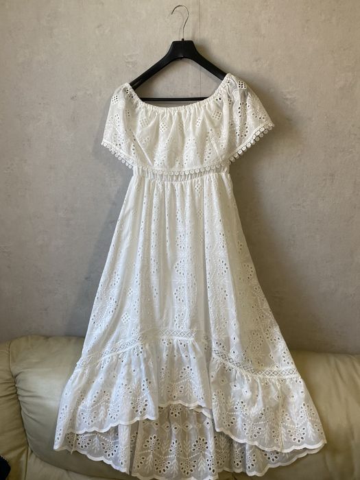 Дамска рокля дантела бяла