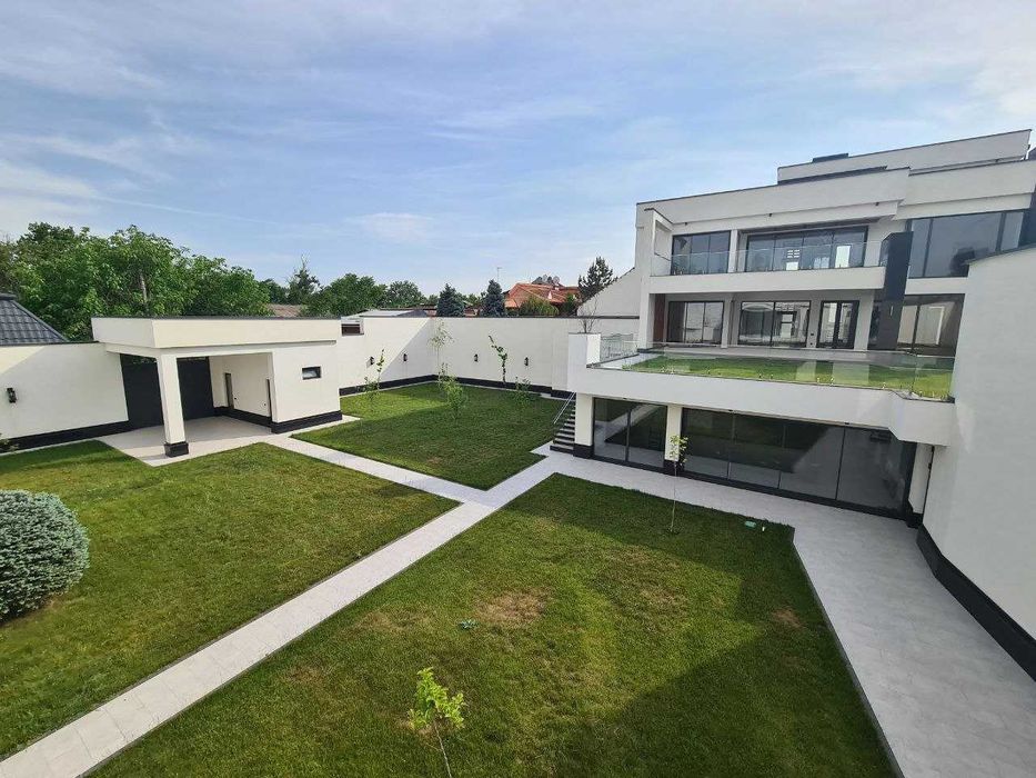 Продается Великолепный с 1300 кв.м (Центр Луначарского)