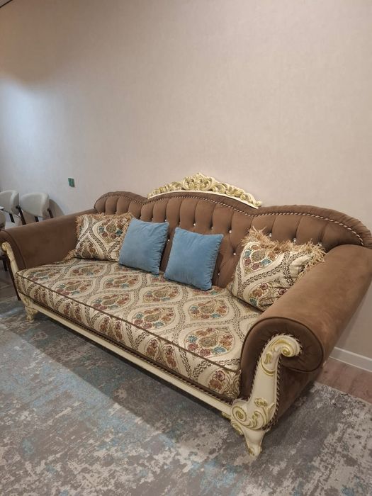 Продам срочно диван, кресло