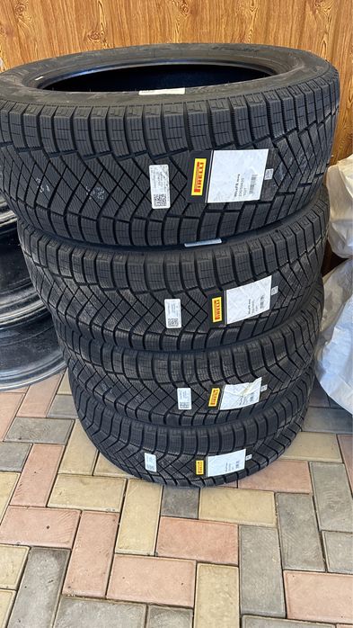 235/55/20 Pirelli FR липучка