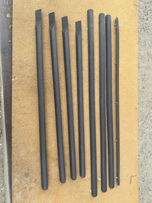 Elemente ornamentale,grile,bandouri noi originale Logan,Sandero,Duster