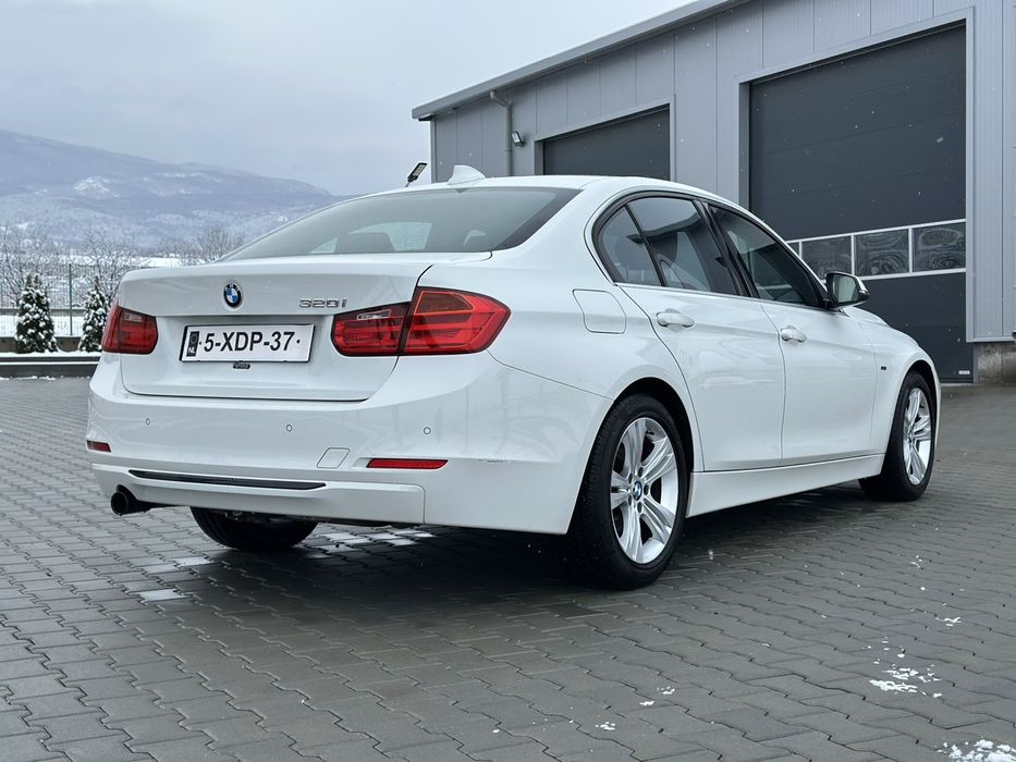 BMW F30 320I Топ състояние, регистриран