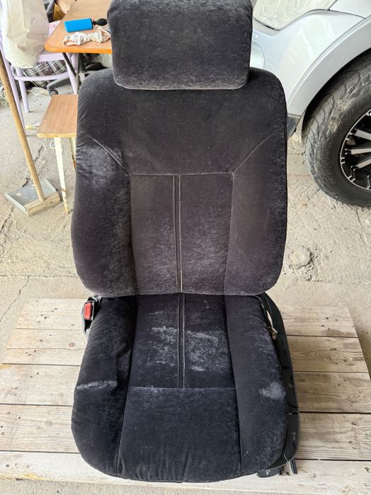 Продам сидения БМВ Е38