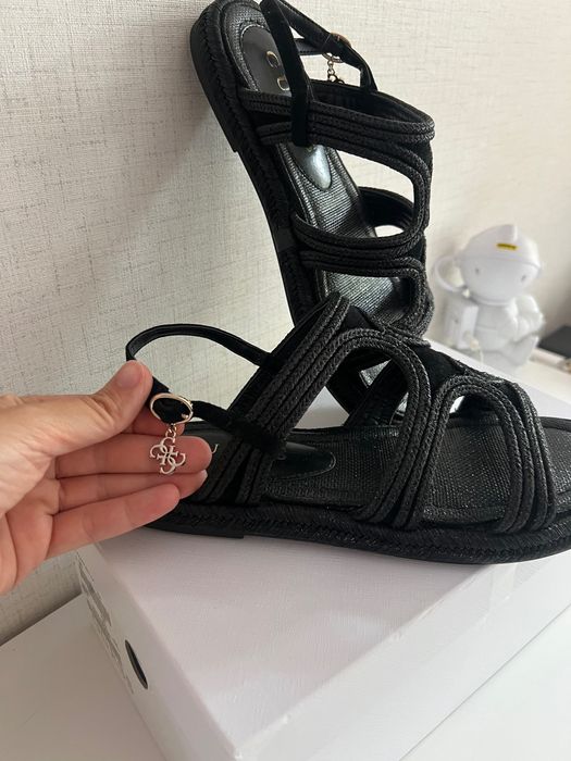 Дамски сандали GUESS 'KALORE' в Черно, 39 номер